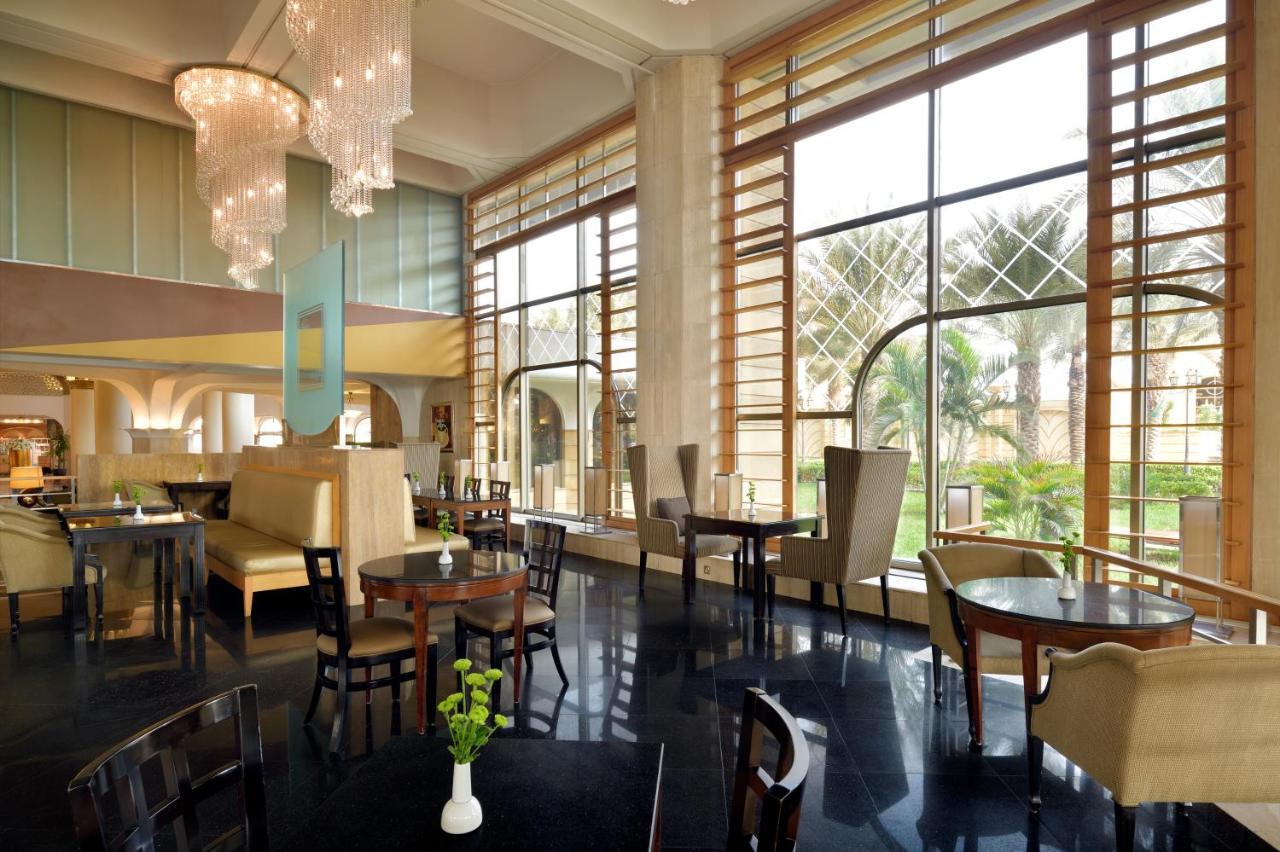 Al Corniche Hotel Jeddah Exterior photo The lobby